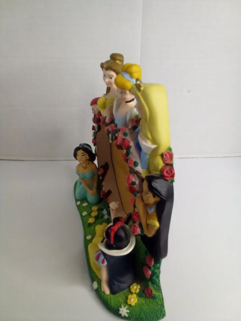 Disney Parks 3D Sculpted Picture Frame Princesses Heart Shape 8